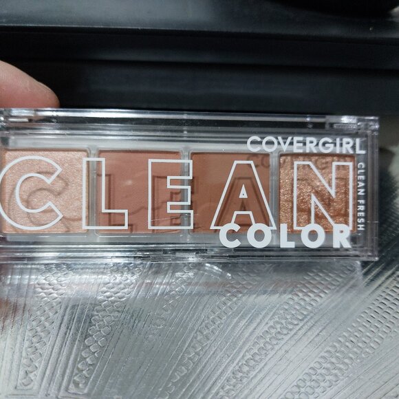 COVERGIRL Clean Fresh Clean Color Eyeshadow Shimmering Eyeshadow - Picture 1 of 3
